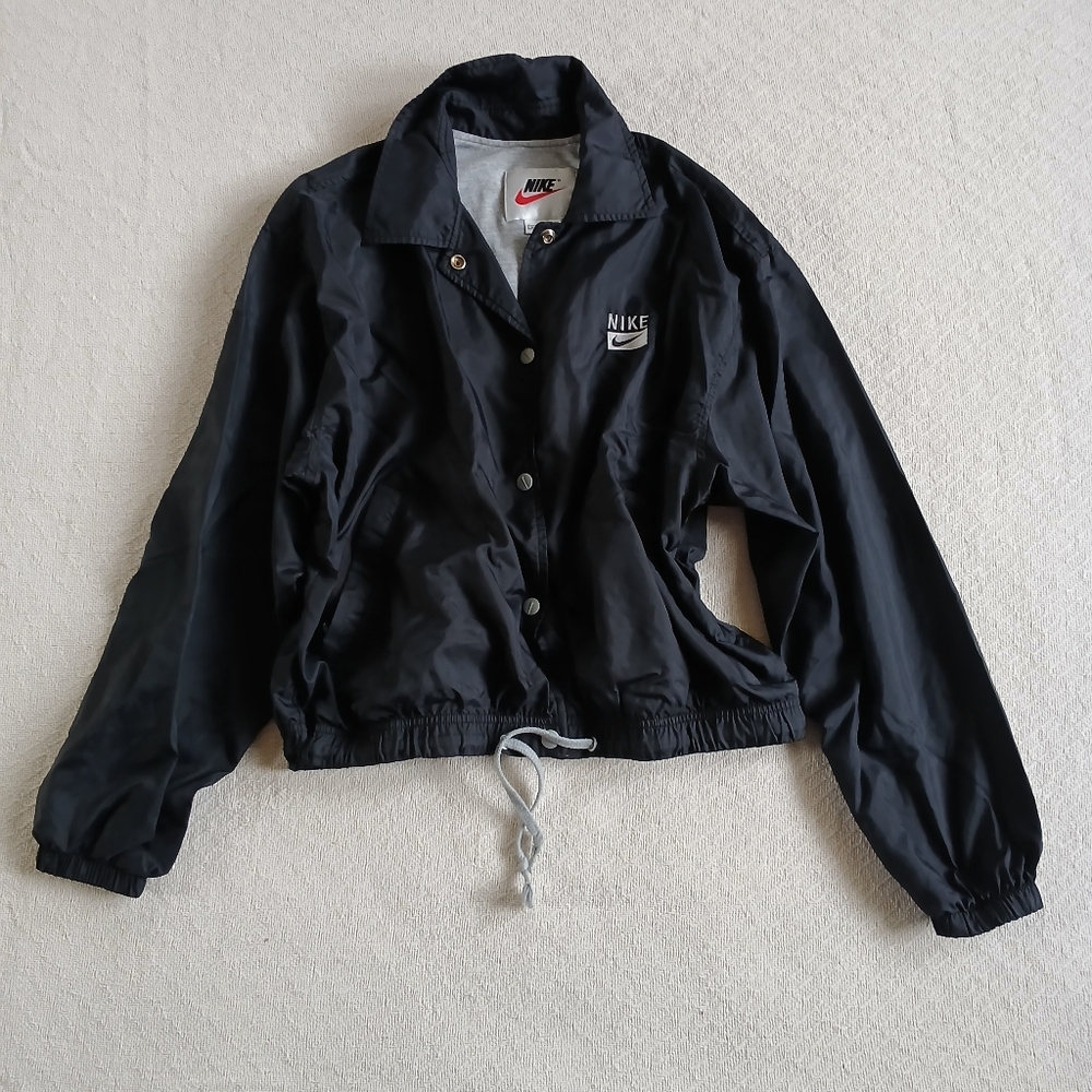 nike ♡ vintage windbreaker y2k 90s black nylon tie front button down medium